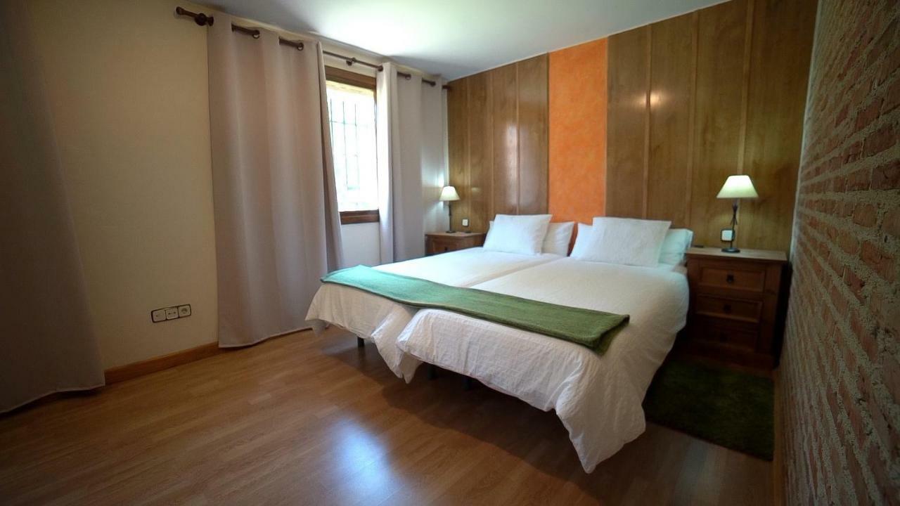 Esencia De Gredos Guest House Ramacastanas Exterior photo