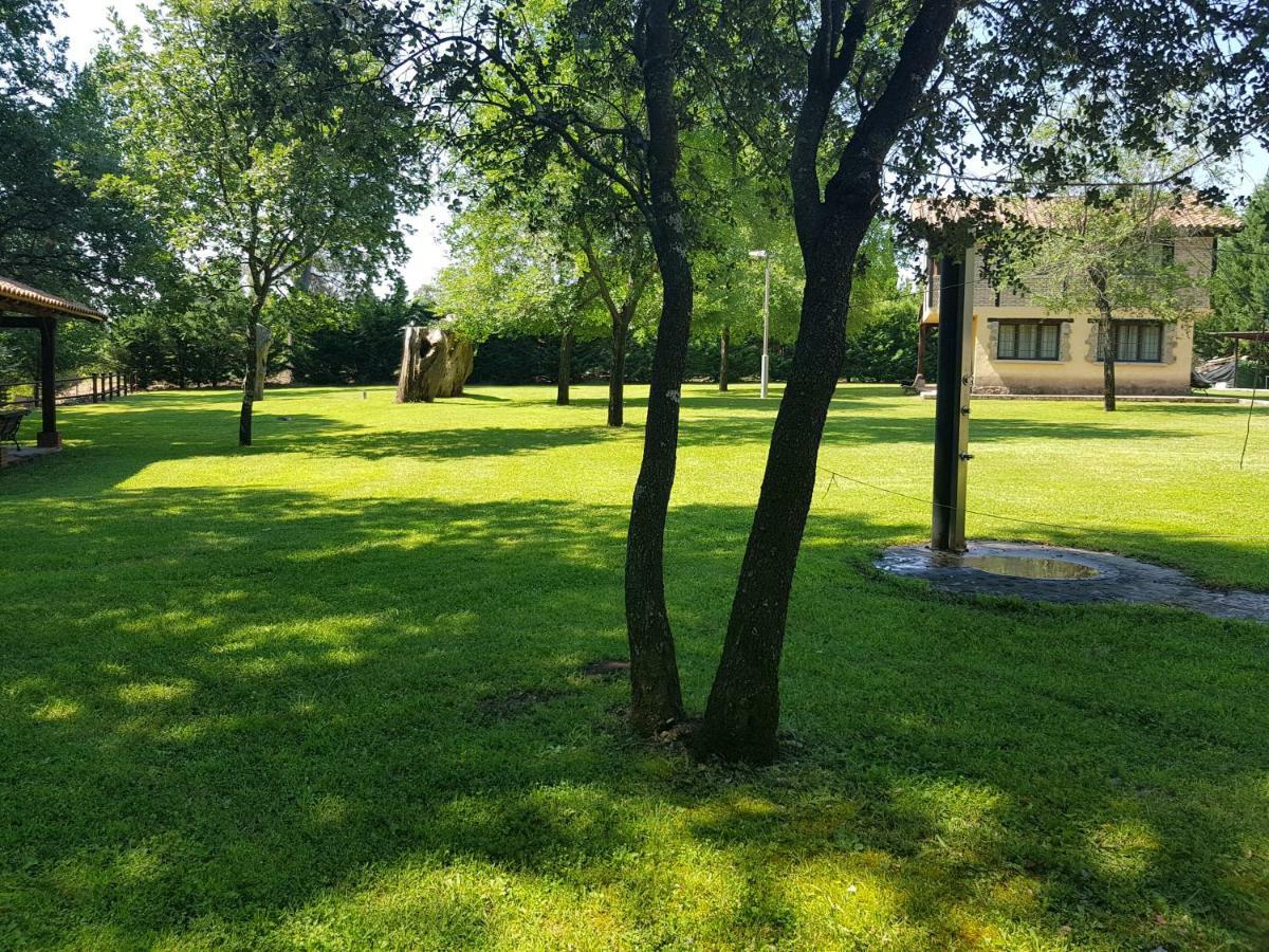 Esencia De Gredos Guest House Ramacastanas Exterior photo