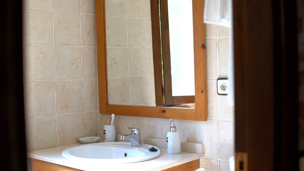 Esencia De Gredos Guest House Ramacastanas Exterior photo